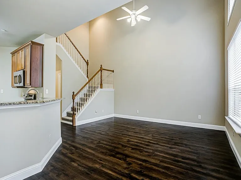 4528 Sycamore Dr — Photo 1