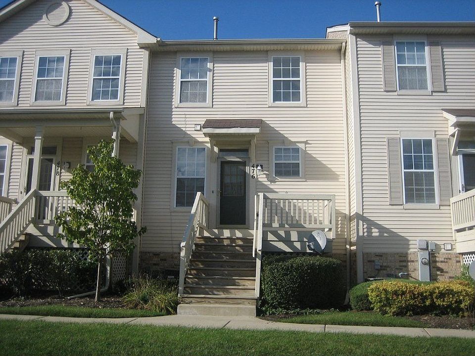 For Sale: 476 Littleton Trl, Elgin, IL 60120