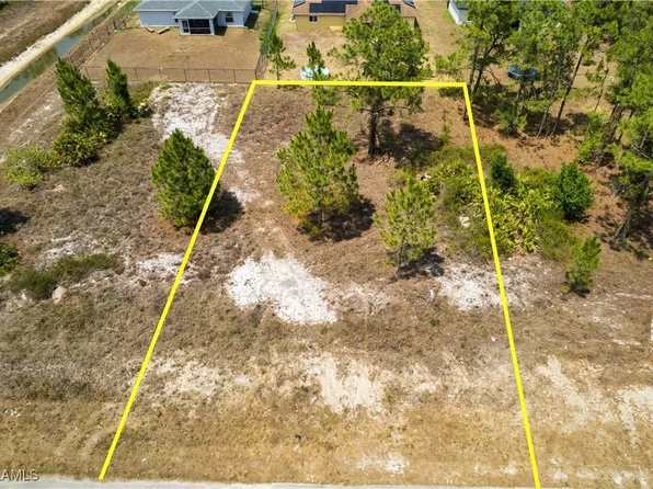 2716 43rd St SW, Lehigh Acres, FL 33976