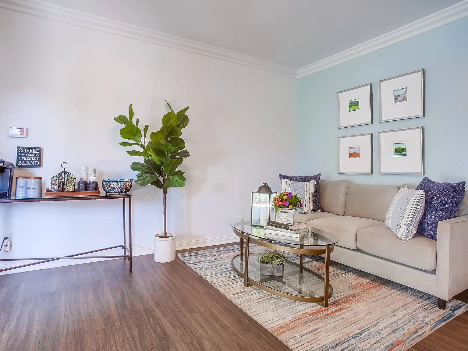 Las Ventanas Apartments — Photo 4