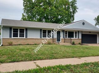 1654 SW Knollwood Dr, Topeka, KS 66611