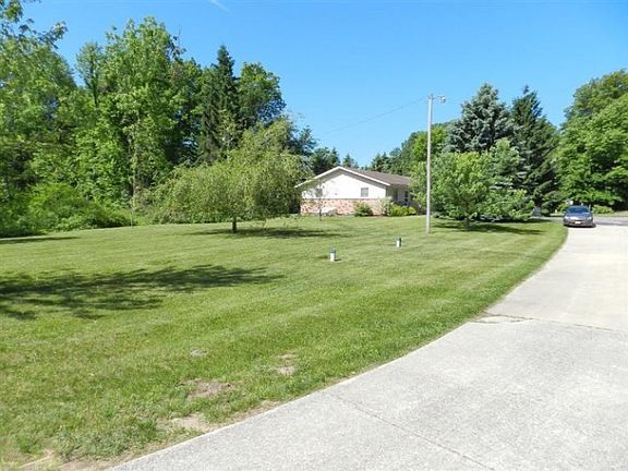 5th image of 4441 Greenwood Dr