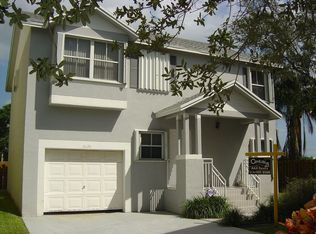 10120 NW 4th Ct, Pembroke Pines, FL 33026
