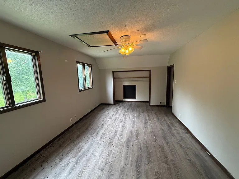 4284 Jefferson St — Photo 31