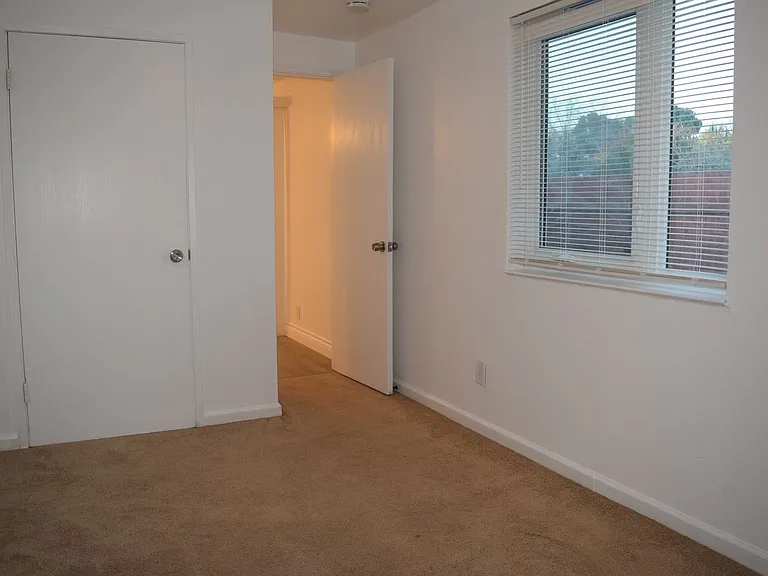 2586 S Whitney Blvd — Photo 6