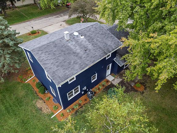 5th image of 128 Wolverton Ave