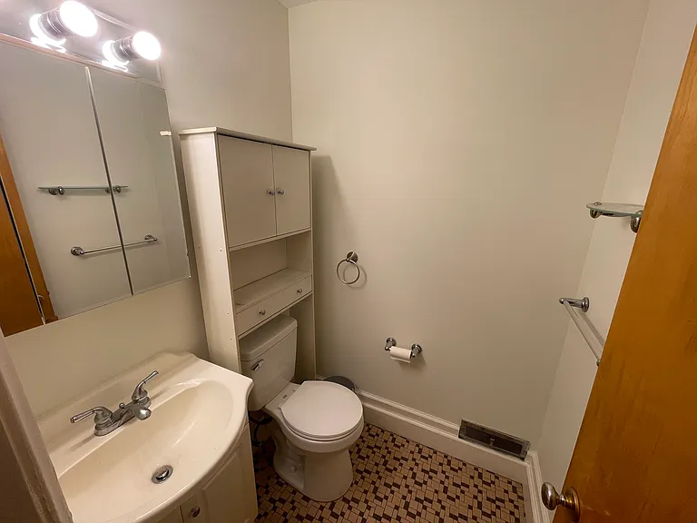 31395 Lyons Cir W — Photo 6