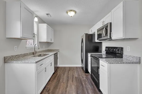 9201 Pembroke Oak Grove Rd — Photo 8