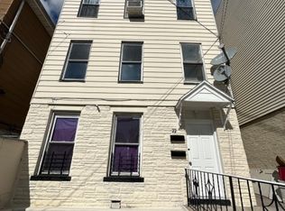 22 Davis St FLOOR 1, Harrison, NJ 07029