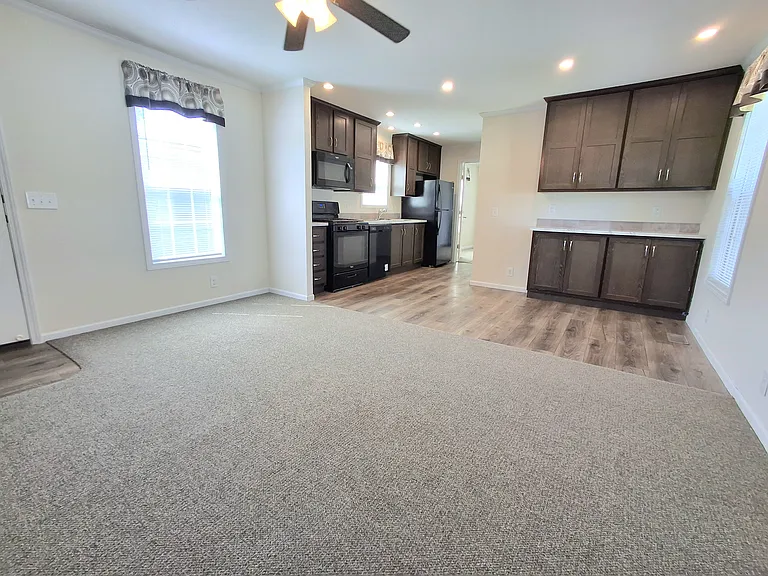 Hickory Hills Village — Photo 25