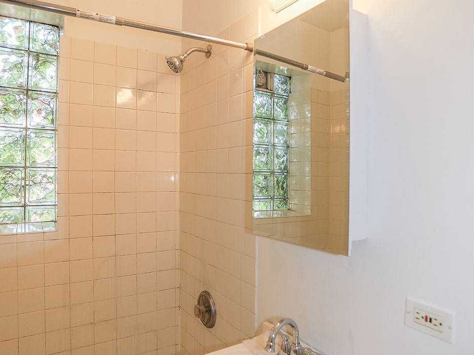 1st image of 1623 W Morse Ave #411