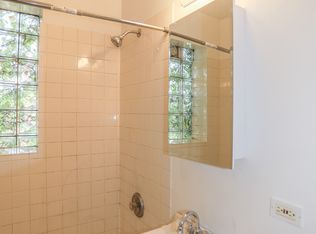 1623 W Morse Ave #411, Chicago, IL 60626