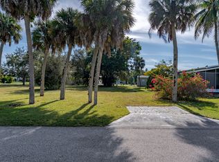 165 Riverwood Rd, Naples, FL 34114