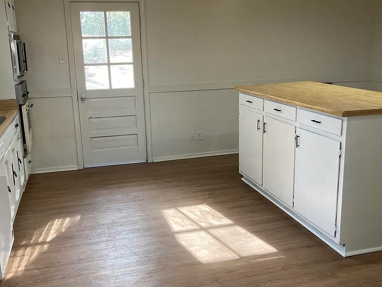 3205 Hillandale Rd NW — Photo 5