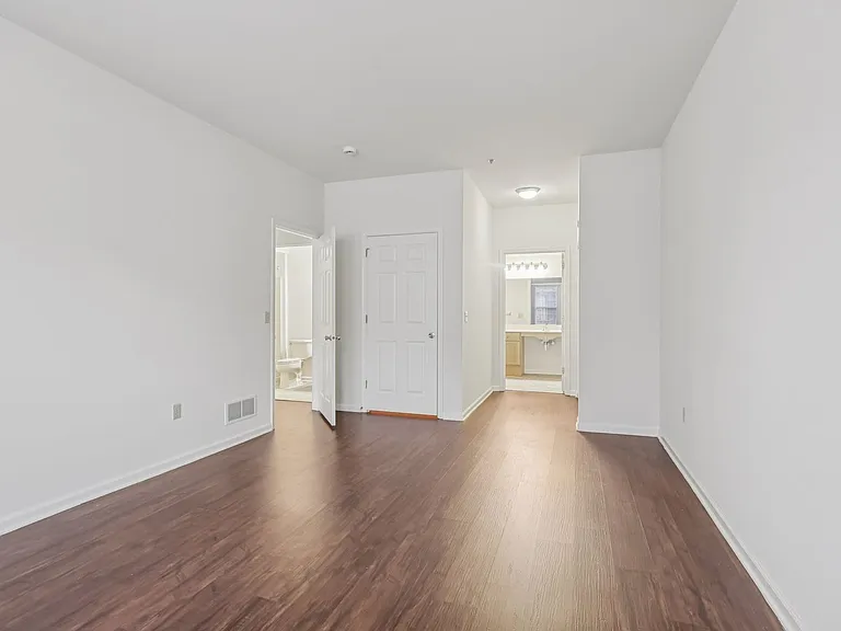 Autumn Park Apartments — Photo 46