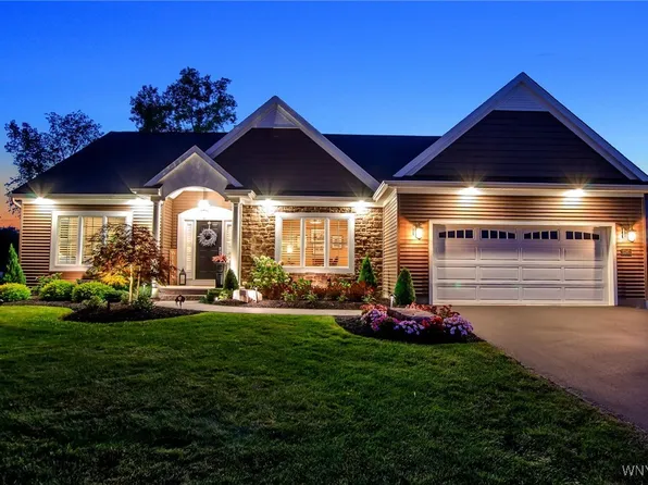 5340 Glenview Dr, Clarence, NY 14031