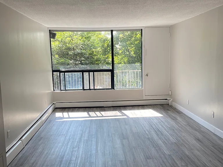 40 Rose St #102 — Photo 2
