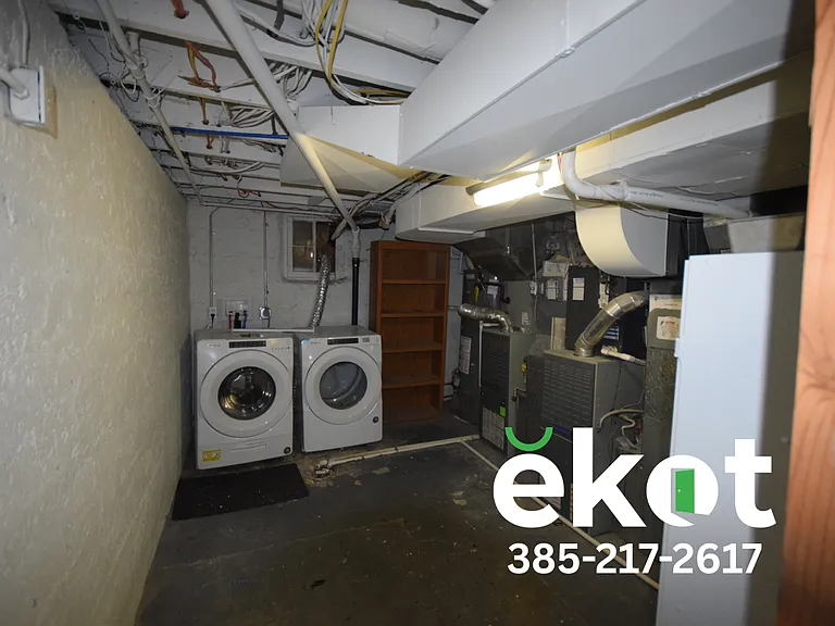 382 N Wall St — Photo 18