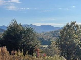 2 Jay Bird Trl, Franklin, NC 28734