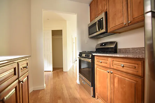 Rented by Clove Realty LLC | media 11