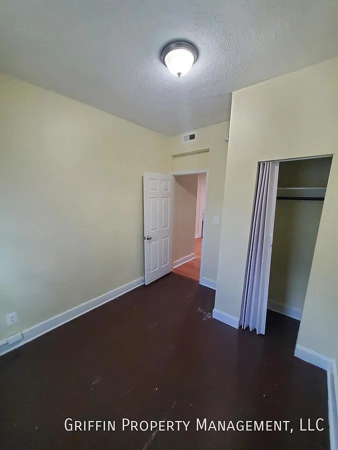 2 bed, 985 sqft, $1,200 — Photo 4