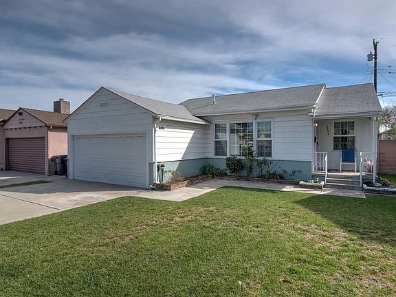 2nd image of 2852 Candlewood St