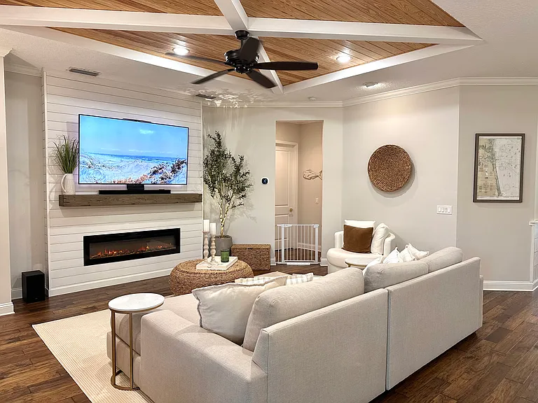 1600 Plantation Oaks Ln — Photo 3