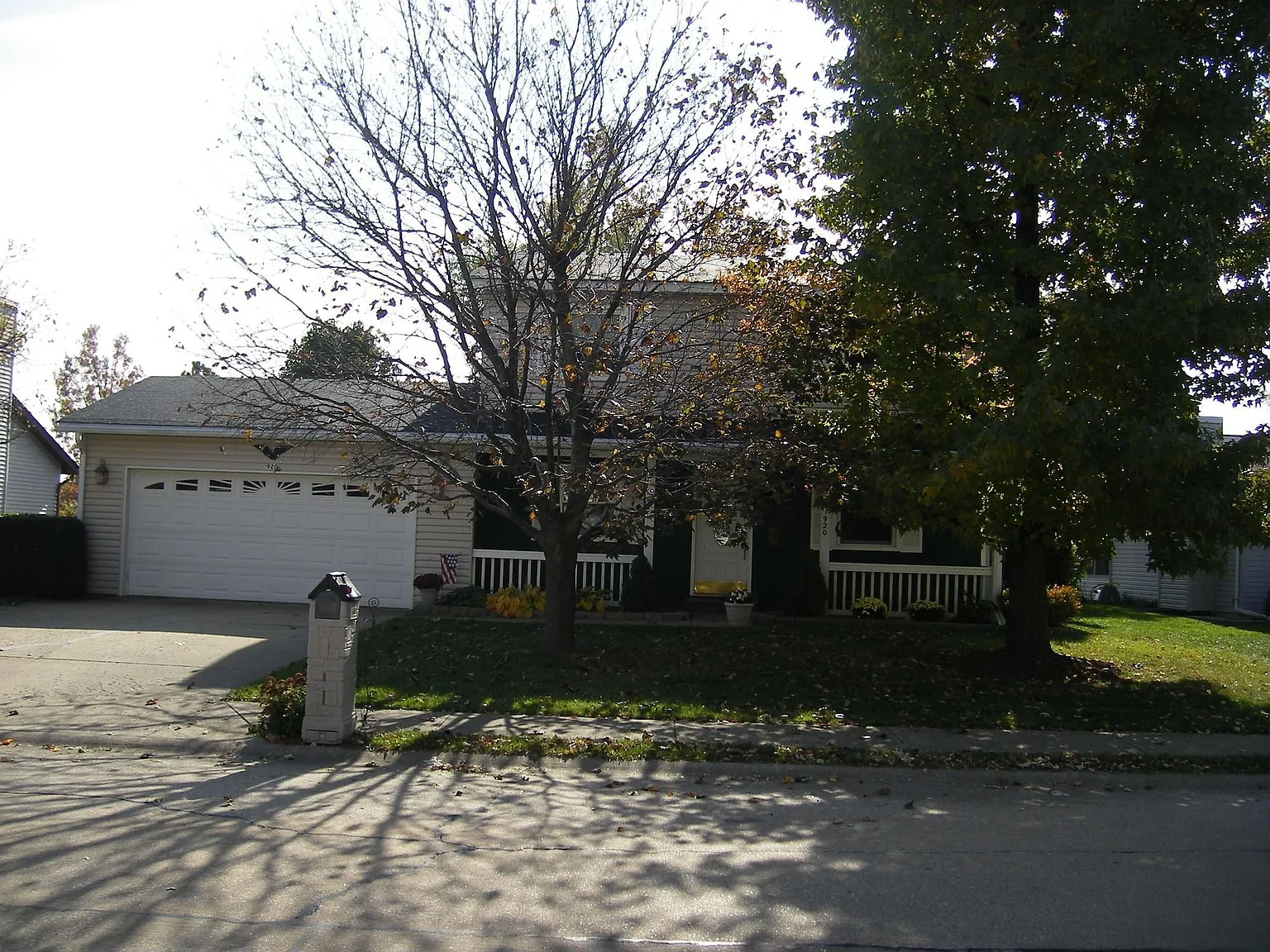 920 Chancellor Dr photo 1