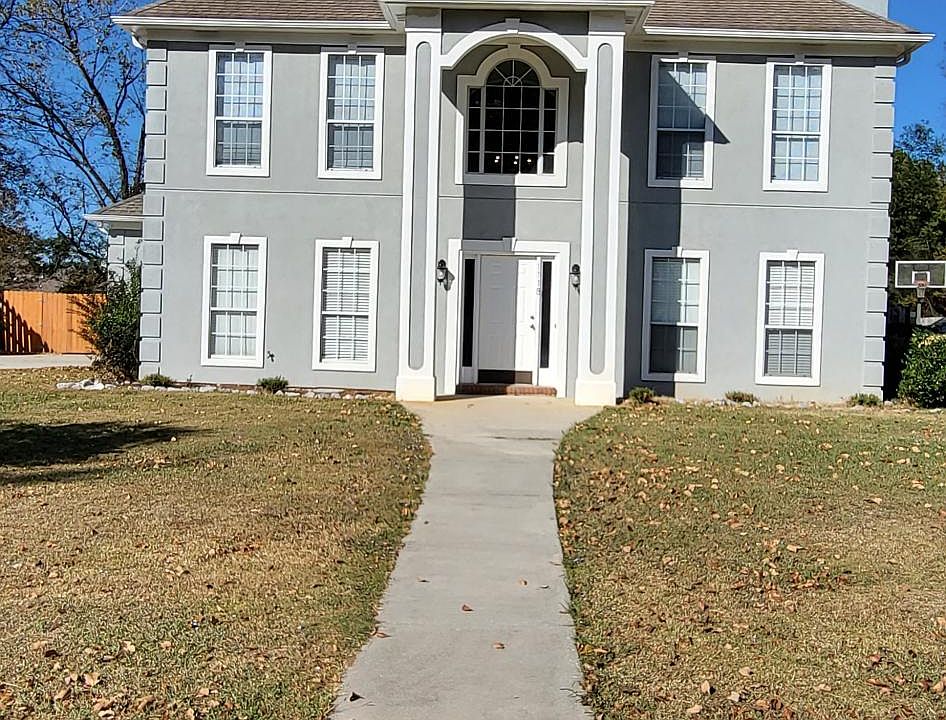 1st image of 1118 Amberley Woods Dr