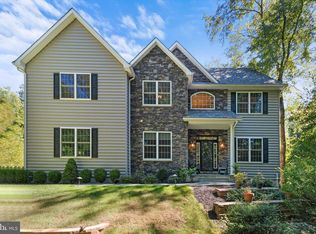 4 Morningside Dr, Yardley, PA 19067