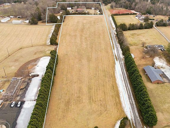 3rd image of 171 Lakey Rd