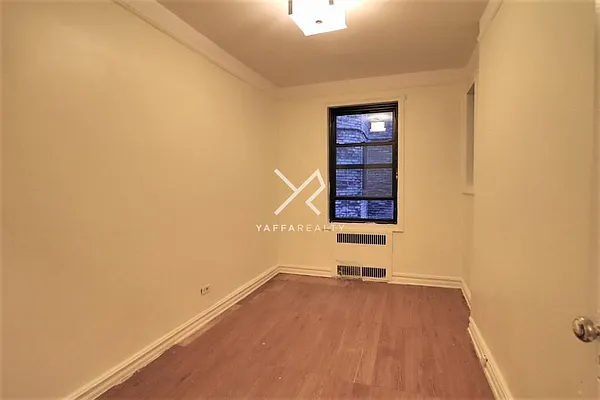 Rented by Yaffa Realty LLC | media 4