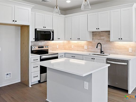 2nd image of 1404 Rita Blanca Ct