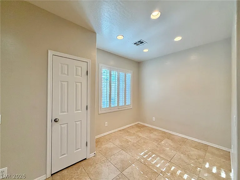 7421 Ravines Ave — Photo 7