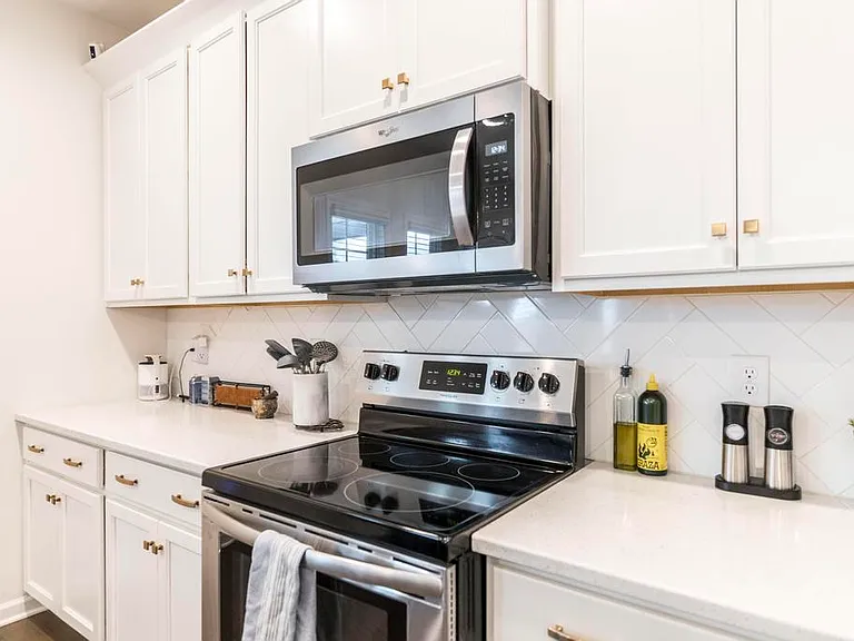 105 Pearl Moss Ln — Photo 17