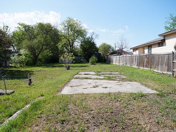 4th image of 410 Riverdale Dr