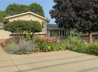 1977 Massillon Rd, Akron, OH 44312