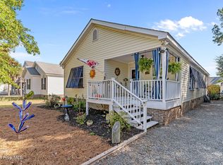 212 NE 33rd Street, Oak Island, NC 28465