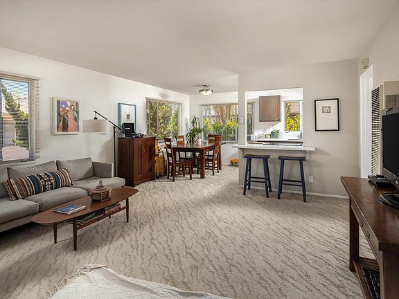 3rd image of 1715 De La Vina St