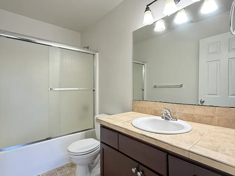 4017 NE Killingsworth St #4017 — Photo 11