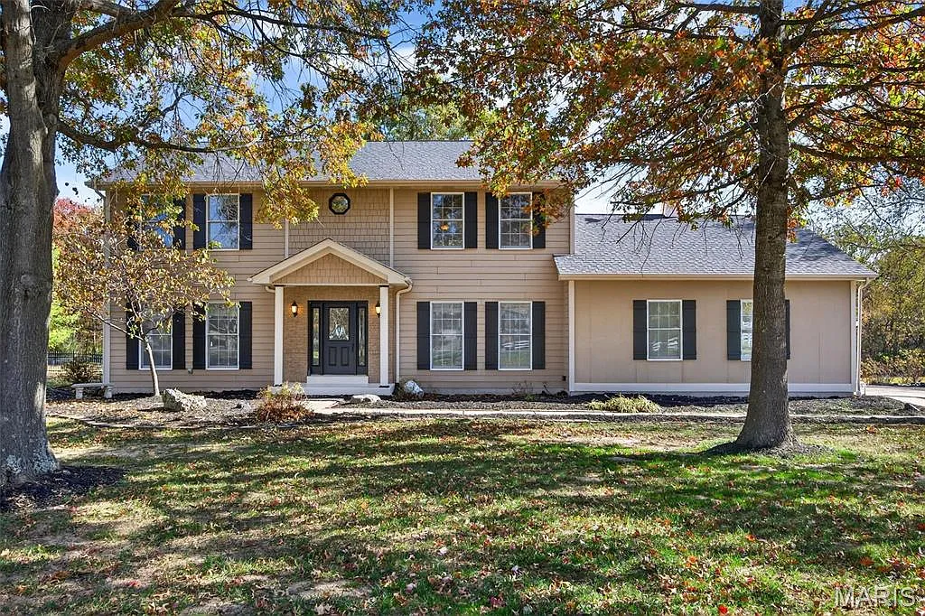 1330 Lake Hollow Dr photo 1