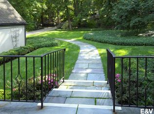 425 N Maple Ave, Greenwich, CT 06830