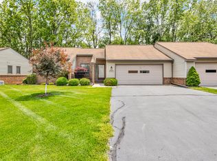 2905 S Wooddale Dr, Jackson, MI 49203