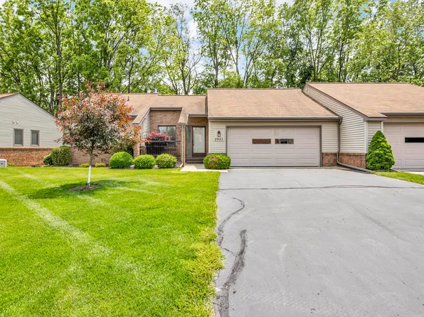 2905 S Wooddale Dr, Jackson, MI 49203