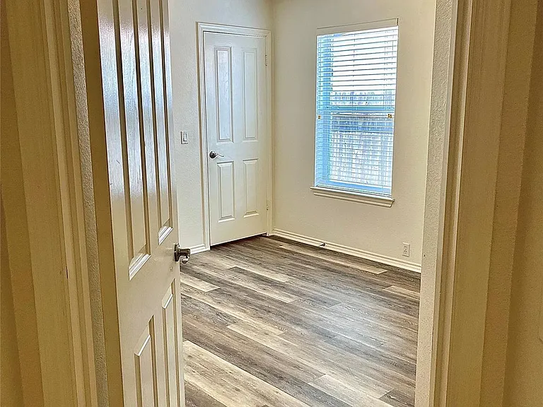 2117 Kimra Ln — Photo 29