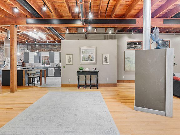 4th image of 509 W Olive Street #201