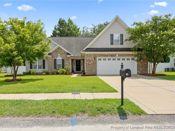 311 Thorncliff Dr, Raeford, NC 28376