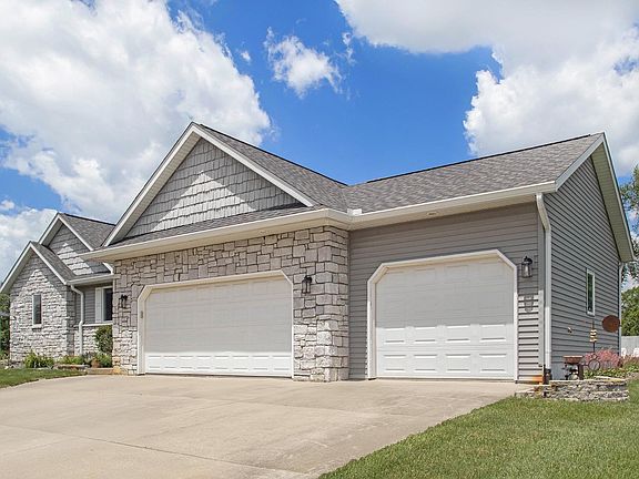 3rd image of 19373 Country Creek Ct