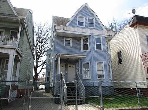2nd image of 87 Eaton Pl