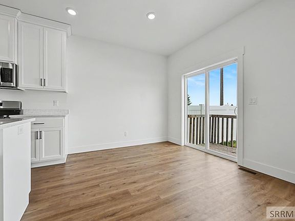 3rd image of 363 Eliza Joy Ln